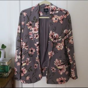 J&L Jules and Leopold Gray Floral Open Blazer, Lg